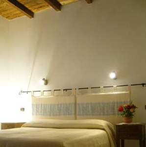 Xtrallusion offers characteristic Bed and Breakfast, B&B, Guest House, Hotel, Albergo and Country Lodge accommodation in Italy. Plus independent self-guided Walking, Adventure, Activity, Skiing and Paragliding Holiday itineraries on the Italian Rivieras, in the Italian Lakes, in the Italian Alps and in some of the most beautiful corners of Italy.